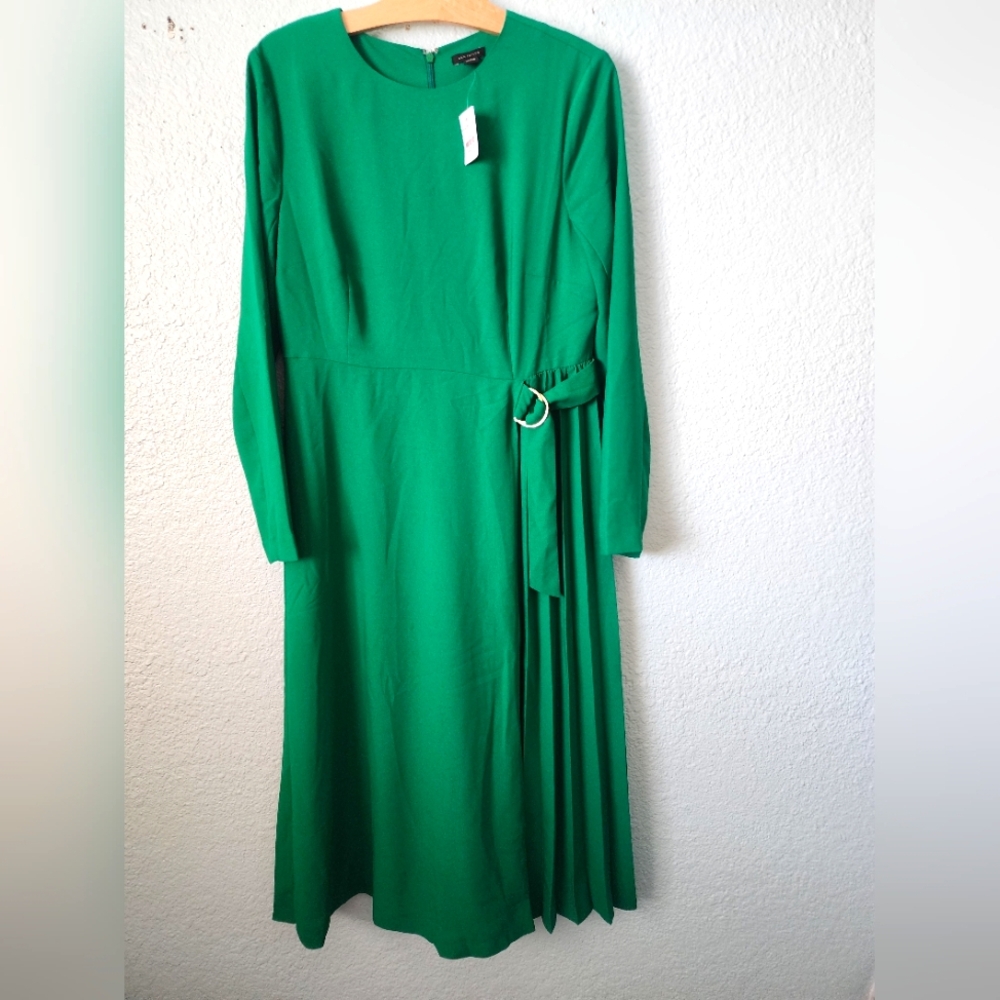 Ann Taylor Green Long Sleeve Dress
